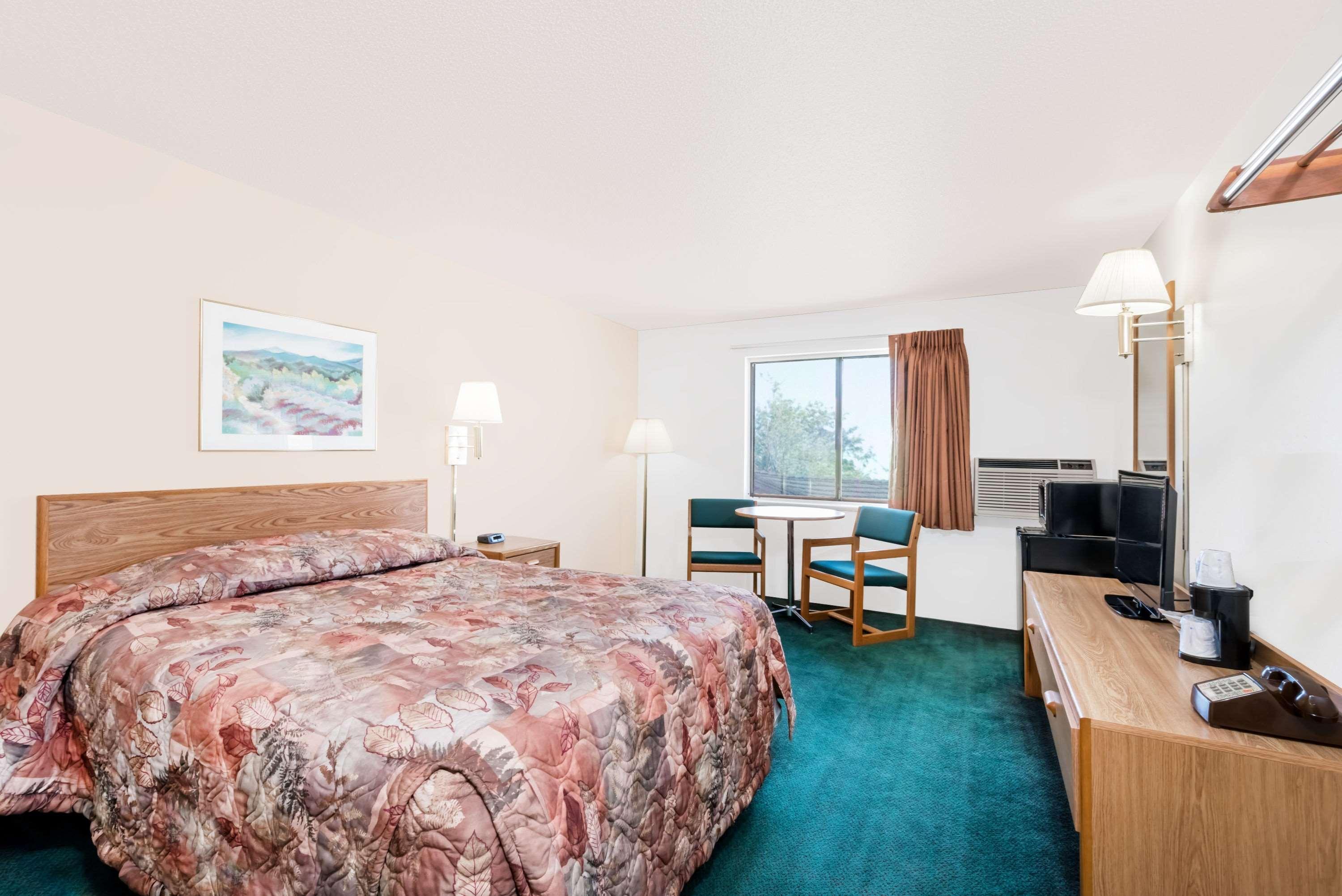 Отель Super 8 By Wyndham Belle Fourche Sd Экстерьер фото