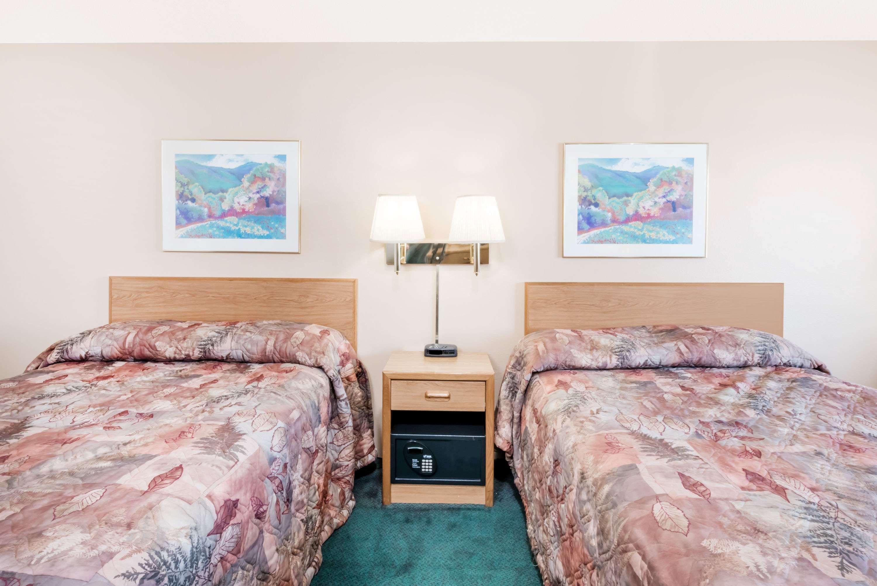 Отель Super 8 By Wyndham Belle Fourche Sd Экстерьер фото