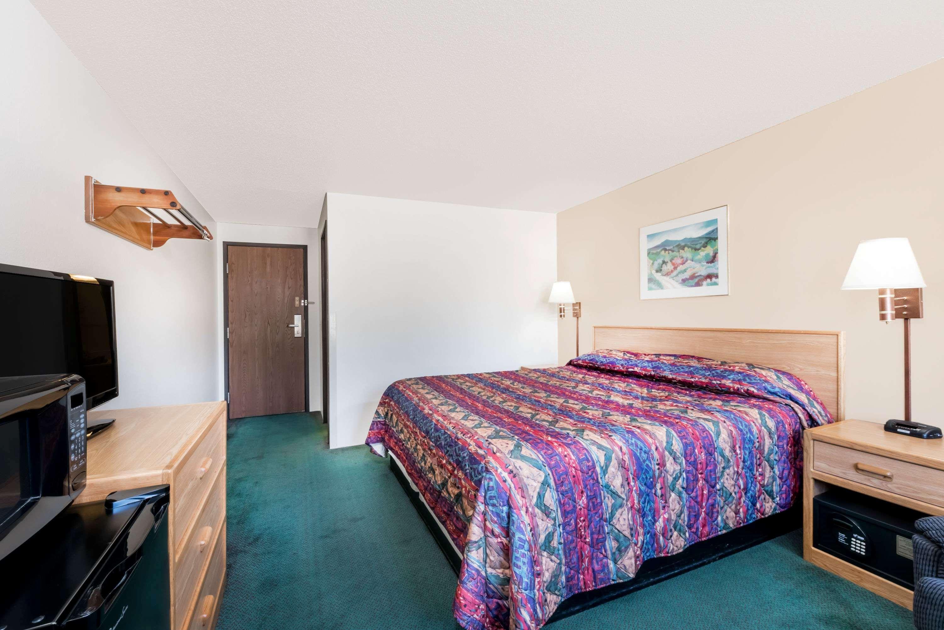 Отель Super 8 By Wyndham Belle Fourche Sd Экстерьер фото